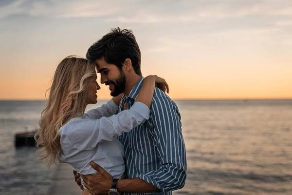 Warm candlelight for relationship guidance